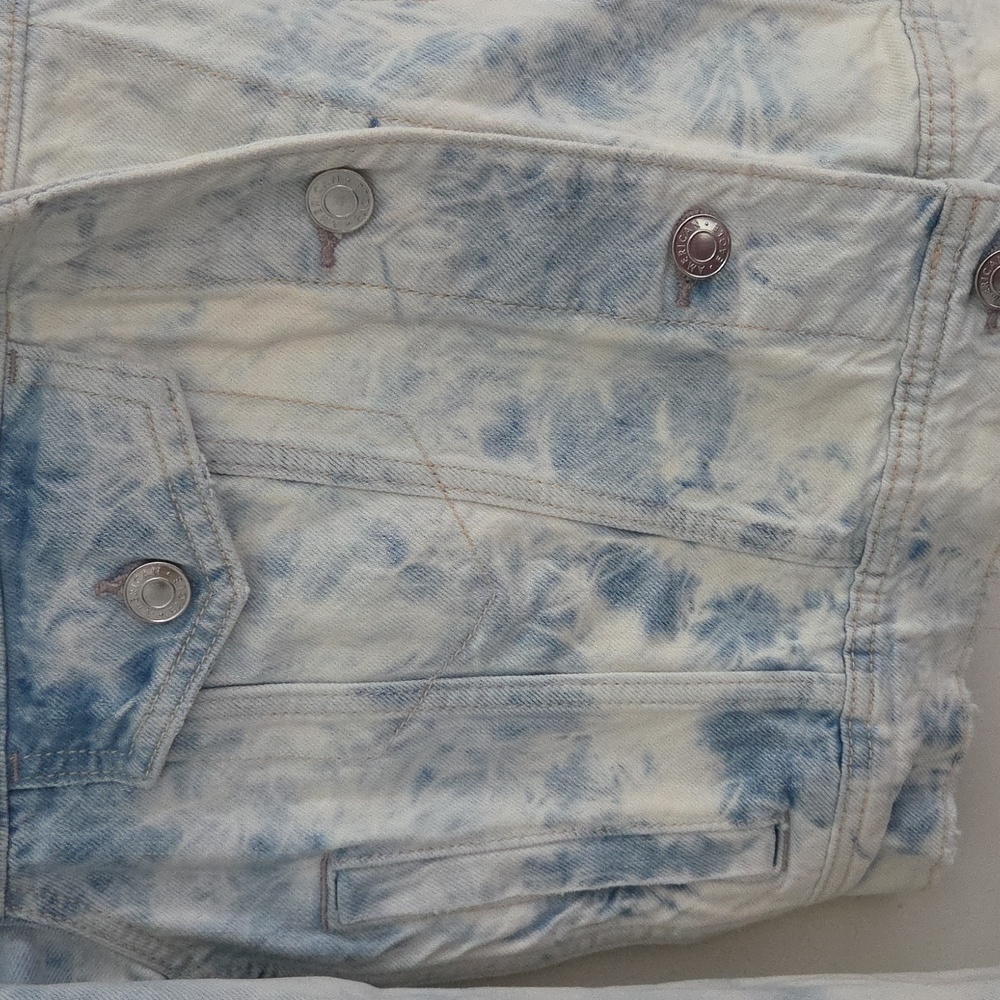 AE Shrunken Tie-Dye Denim Jacket - Picture 9 of 11